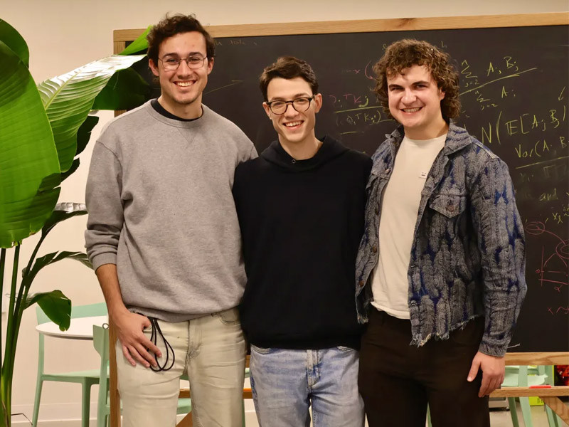 flapping-airplanes-on-the-future-of-ai-we-want-to-try-really-radically-different-things